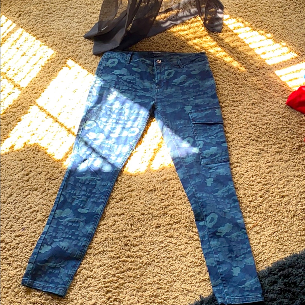 Bebe camo jeans